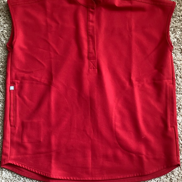 Figs XS Red Rafaela - Picture 2 of 3